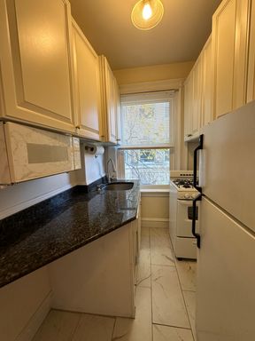 1648 Massachusetts Ave, 34, Cambridge, MA 02138
