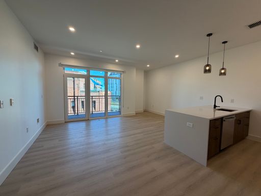 16 - 20 Medford St., 308, Somerville, MA 02134