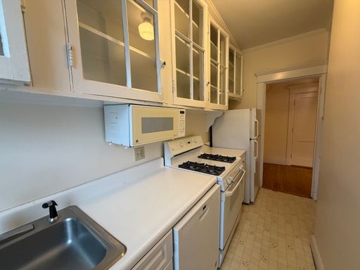 1277 Commonwealth Ave, 206, Boston, MA 02134