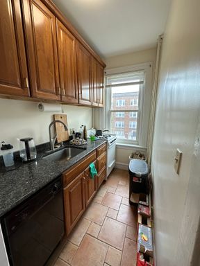 1648 Massachusetts Ave, 32, Cambridge, MA 02138