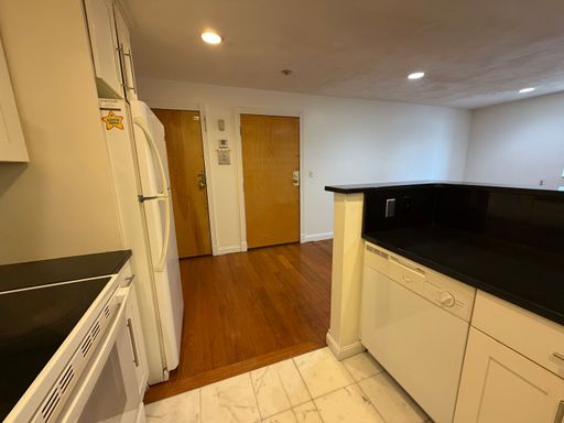 70 Lafayette Avenue, 27, Chelsea, MA 02150