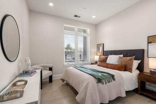 95 Fawcett St, 205, Cambridge, MA 02138