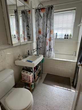 1277 Commonwealth Ave, 209, Boston, MA 02134