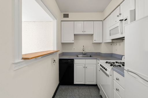 21 Bowdoin Street, 2C, Boston, MA 02114