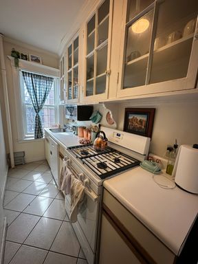 1277 Commonwealth Ave, 210, Boston, MA 02134