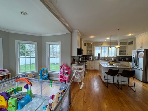 43 Canterbury Road, Waltham, MA 02453