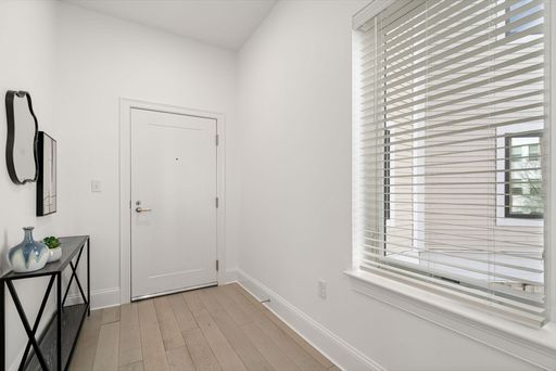 95 Fawcett St, 205, Cambridge, MA 02138