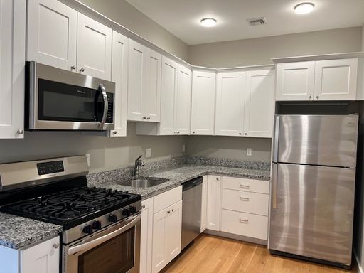 600 North Avenue, 202, Wakefield, MA 01880