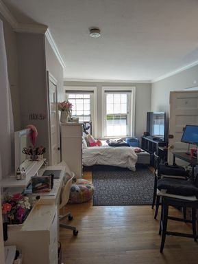 50 Joy Street , 1R, Boston, MA 02114