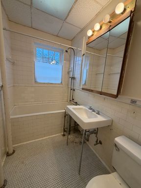 1277 Commonwealth Ave, 206, Boston, MA 02134