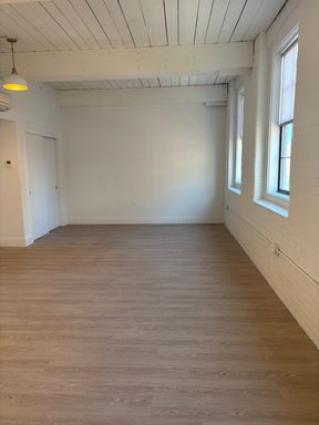 86 Essex, 305, Haverhill, MA 01832