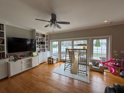 43 Canterbury Road, Waltham, MA 02453