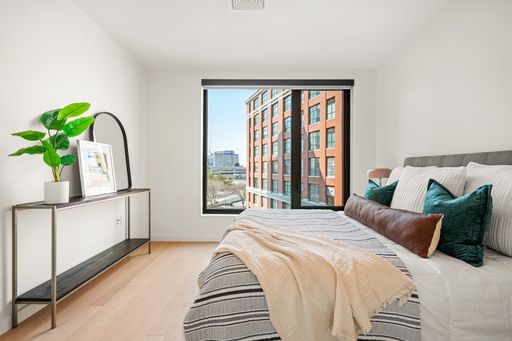 21-35 West 2nd St., Unit 611, Boston, MA 02127