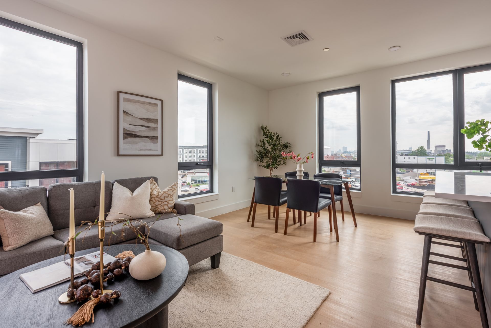 Everett Apartment: 535 2nd Street