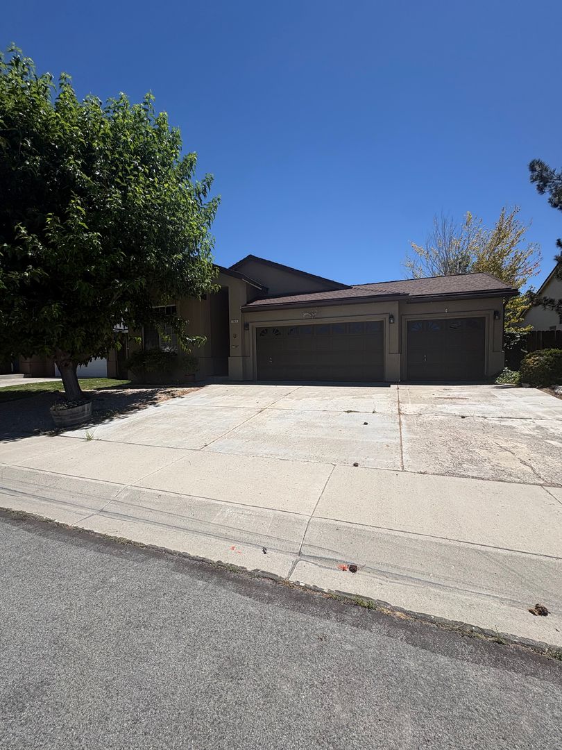 Carson City House: 1369 Ridge Point Drive