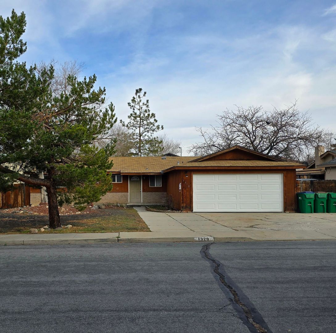 Carson City House: 1329 Stanford Drive