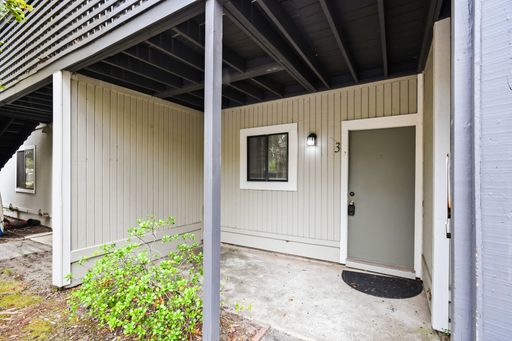 Move in Ready West Ashley Condo! – photo 1