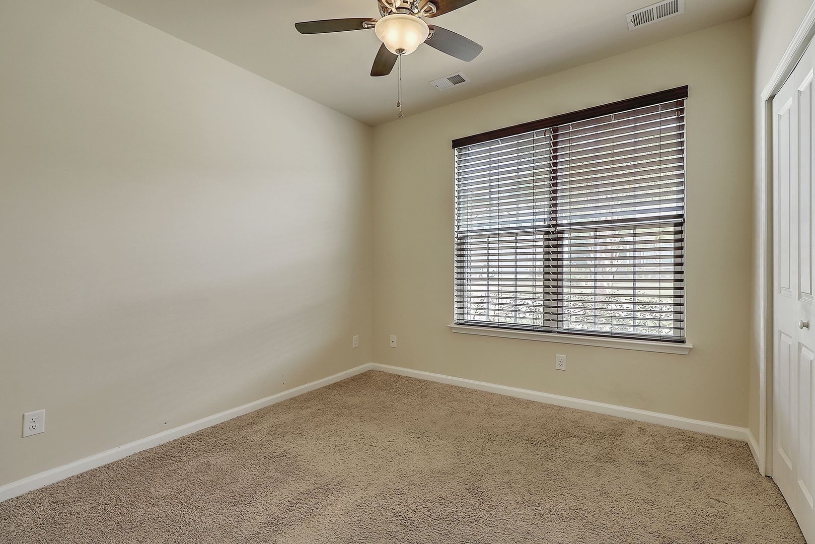 North Charleston House: 7707 High Maple Circle
