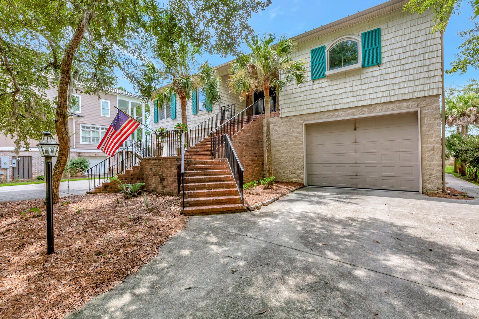 Awendaw House: 1392 Eden Road