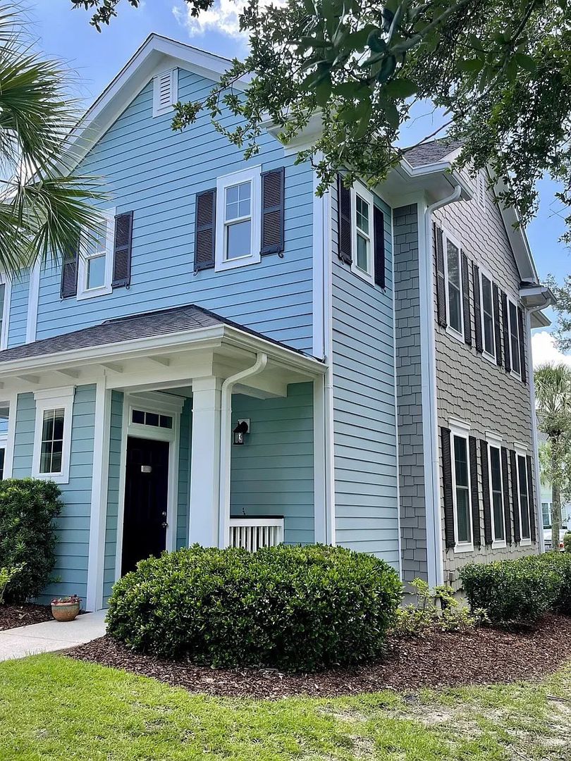 Charleston House: 1225 Blakeway Street