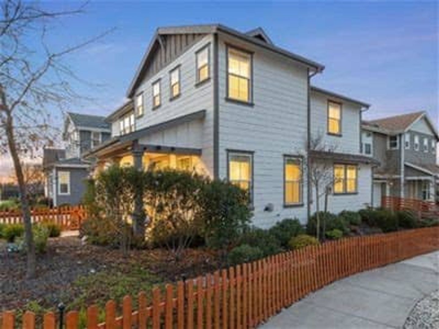 Santa Rosa House: 1747 Linden Lane