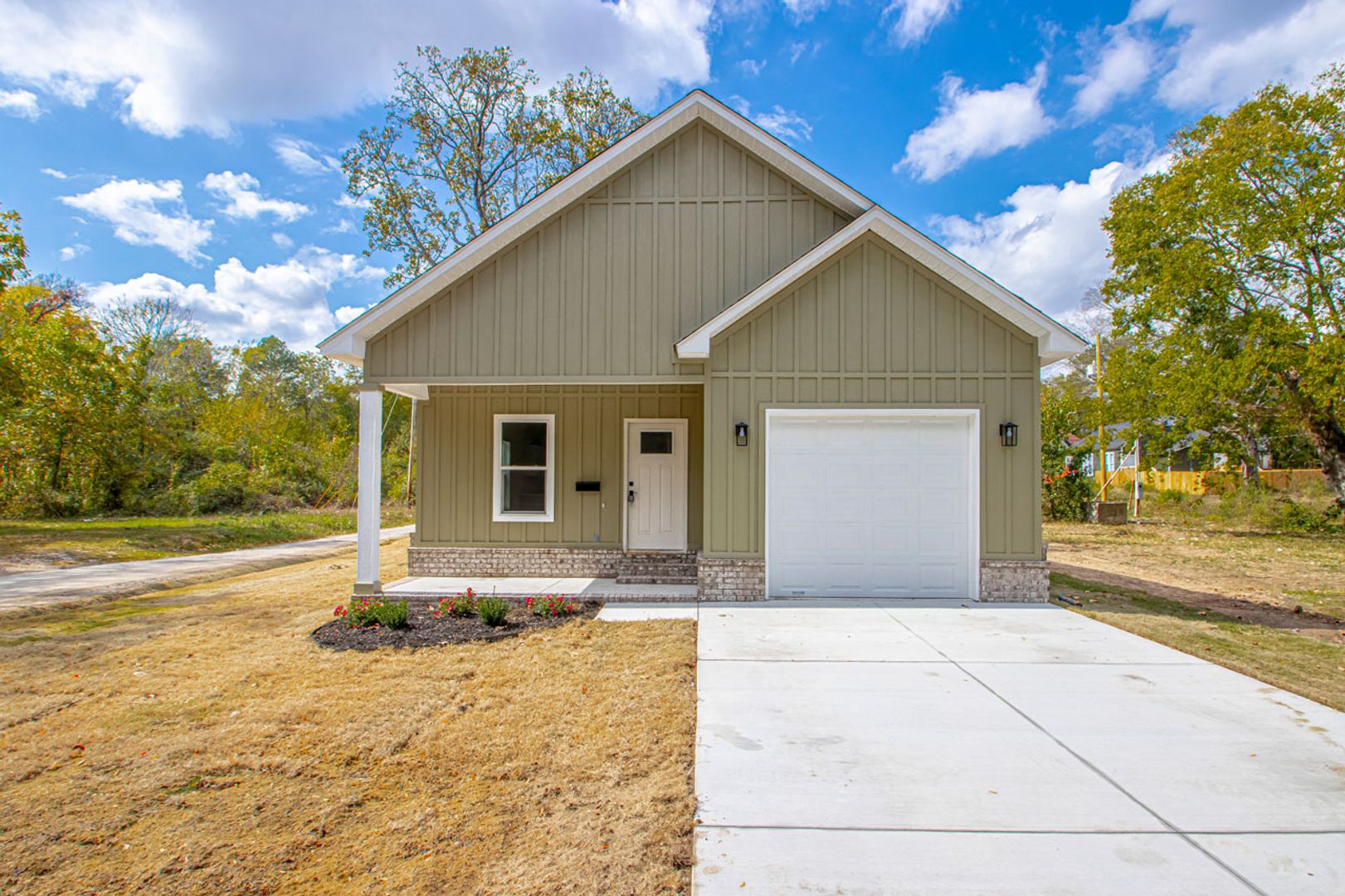 Little Rock House: 324 S Schiller St