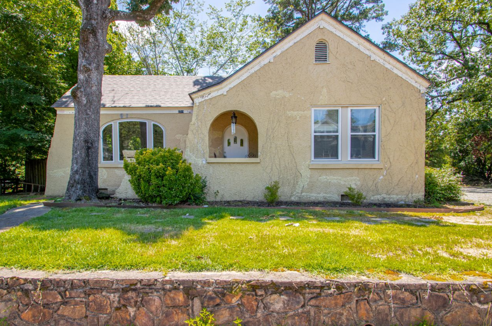 Little Rock Apartment: 3719 W Markham St
