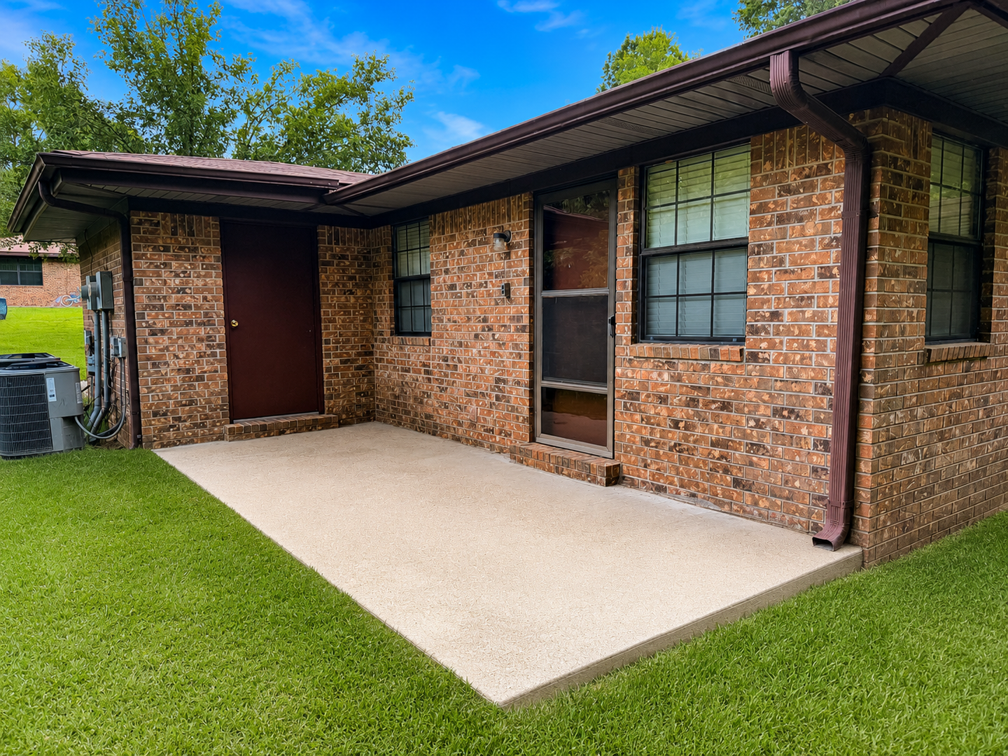 White Hall Apartment: 207 Turner Street