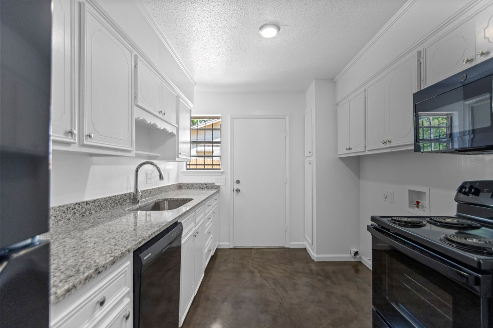 Little Rock Apartment: 600 Mimi Lane