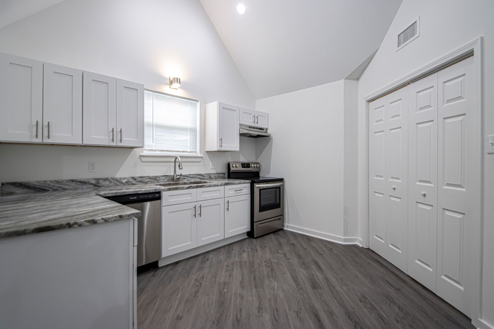 Little Rock Apartment: 21 Towne Park Ct