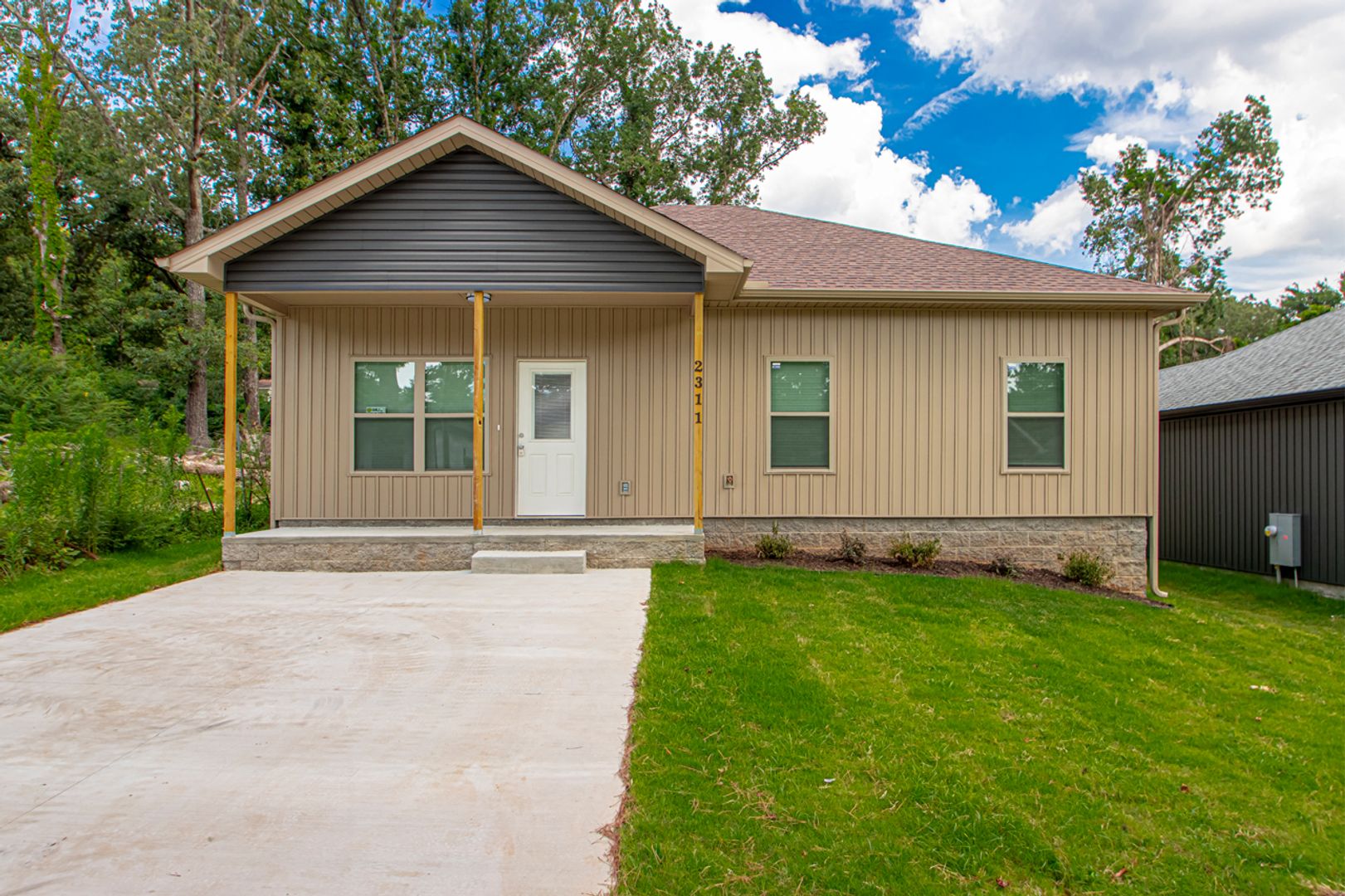 Little Rock House: 2311 Nichols Rd