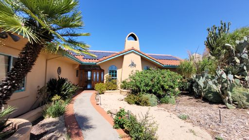 Beautiful, secluded, and peaceful single family home – photo 1