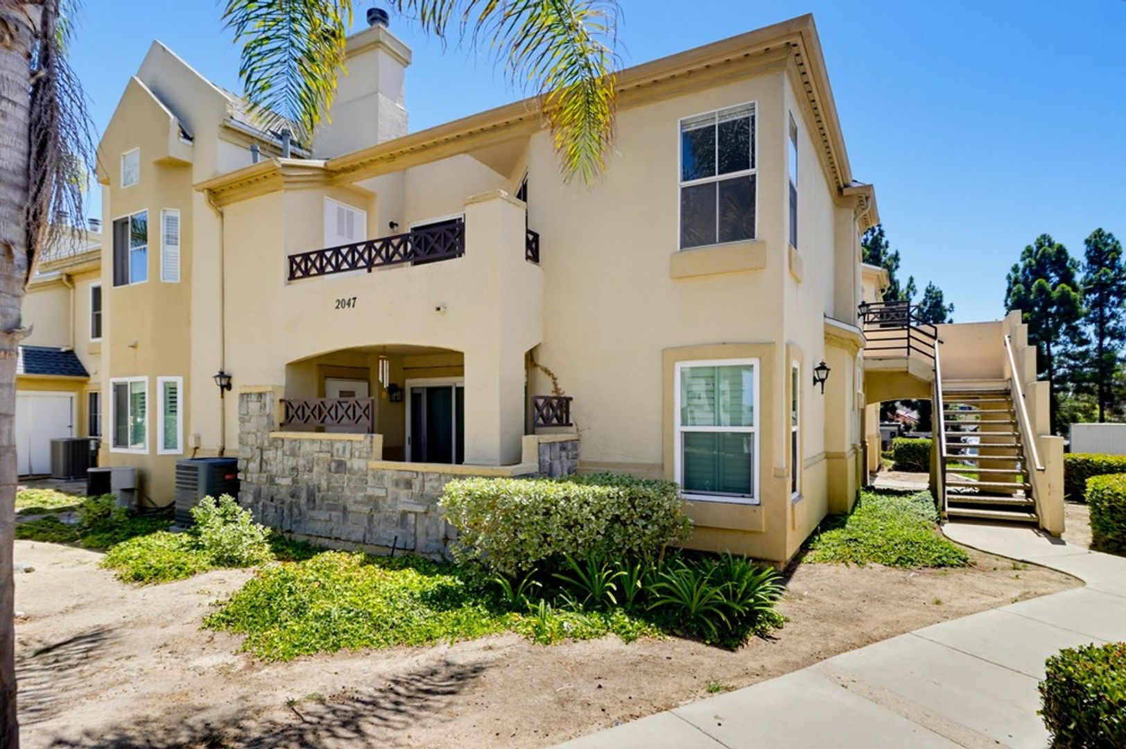 Chula Vista Condo: 2047 Lakeridge Circle #201
