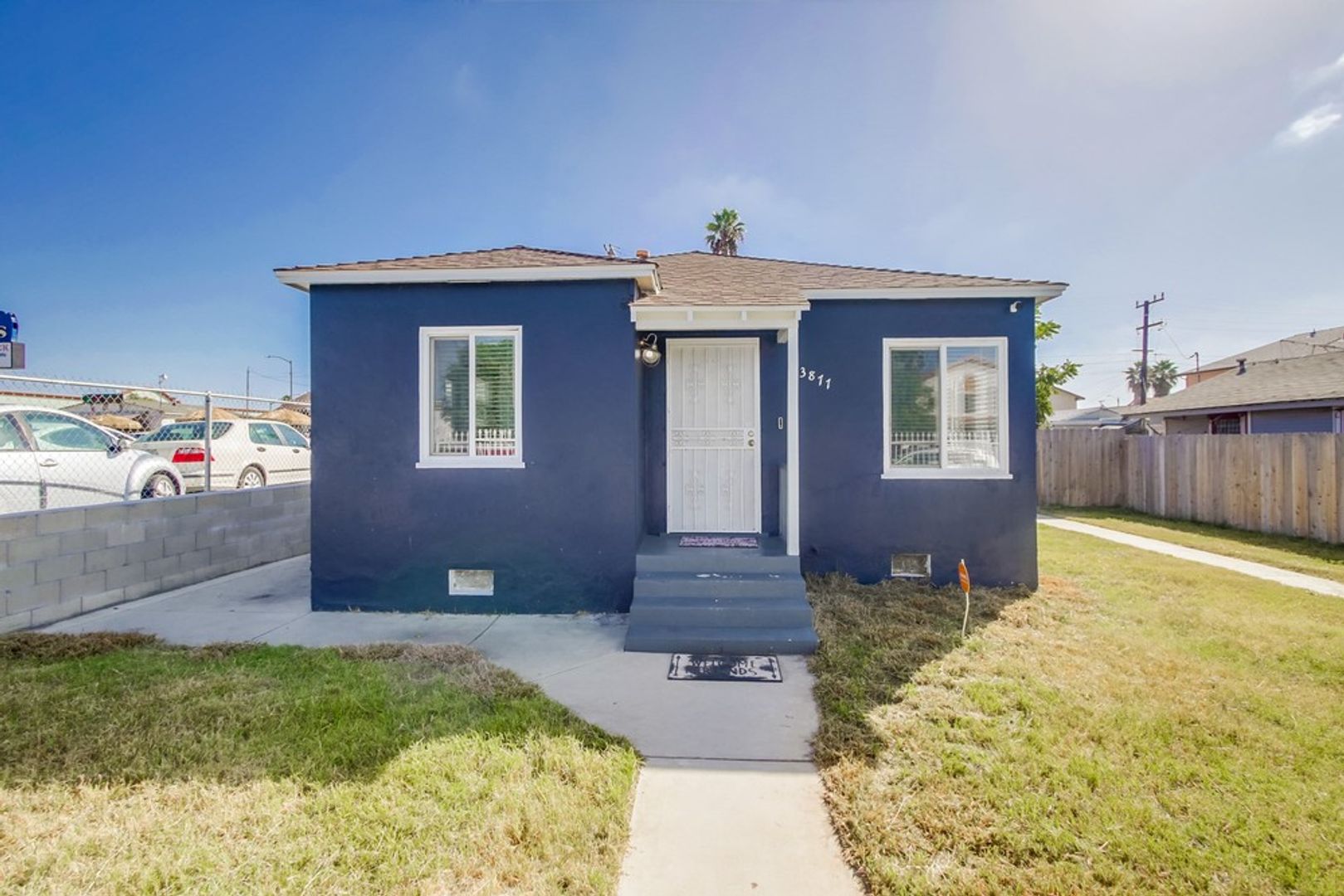 San Diego House: 3877 Chamoune Ave