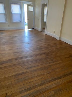 Large first floor, 3 Bedroom Apartment, with optional 2 car Garage – photo 1