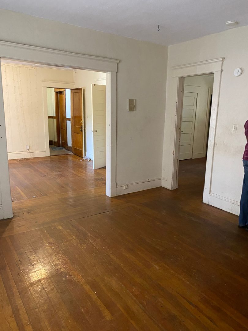 Springfield Apartment: 16-20 Sumner Avenue