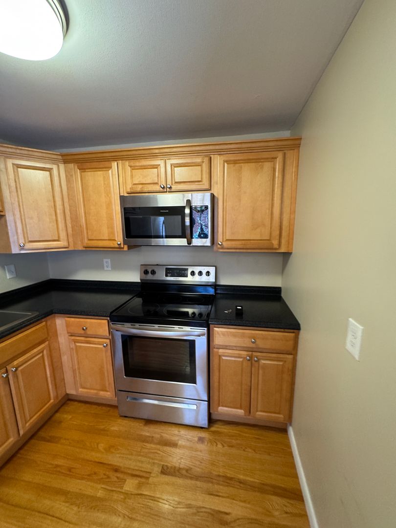 West Hartford Apartment: 115 S Main St