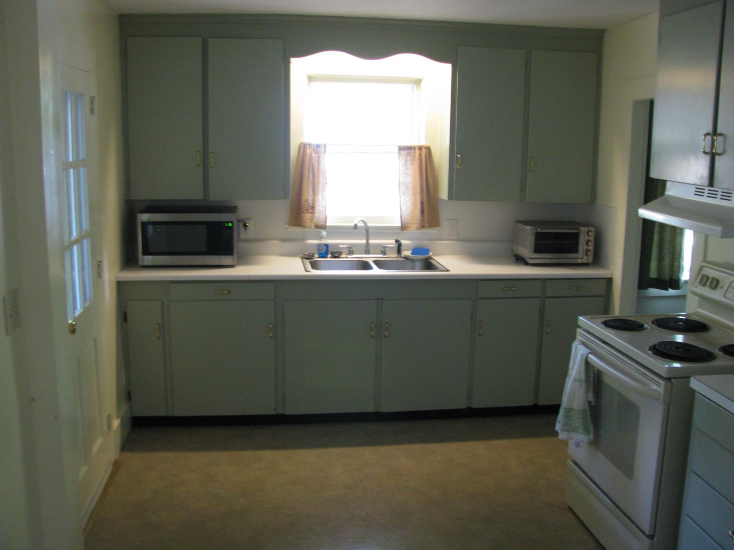 Wilbraham Apartment: 717-719 Stony Hill Road