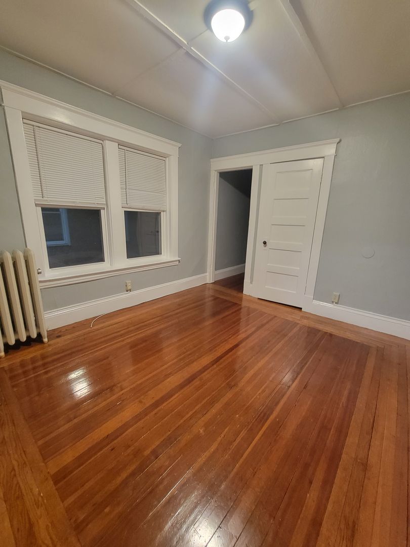 Springfield Apartment: 16-20 Sumner Avenue