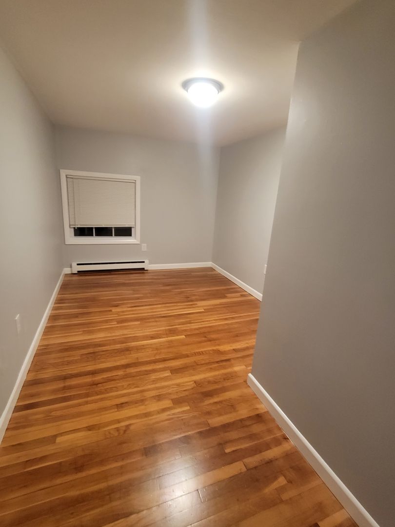 Ware Apartment: 7-29 Homecrest Ave