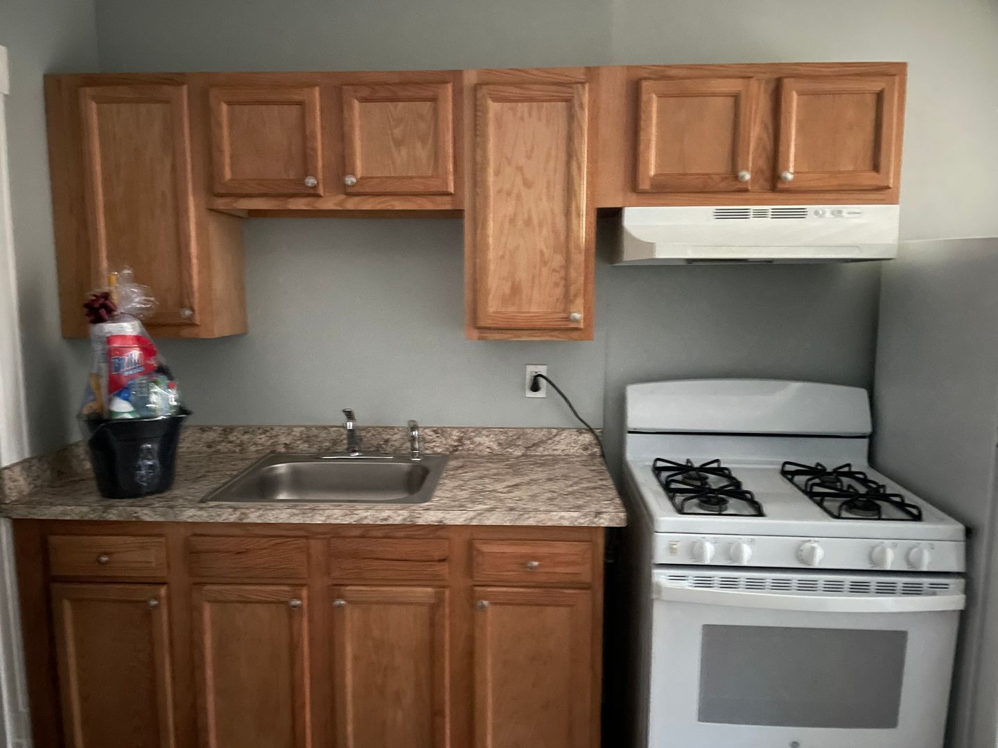 Springfield Apartment: 6-10 Sumner & 179 Longhill St