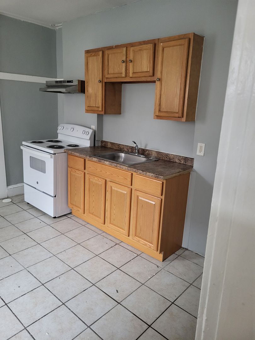 Springfield Apartment: 216-226 Pearl Street