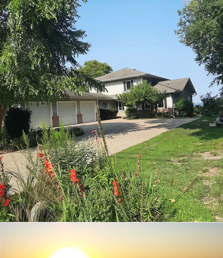 Stevensville House: 1006 Bayside Drive