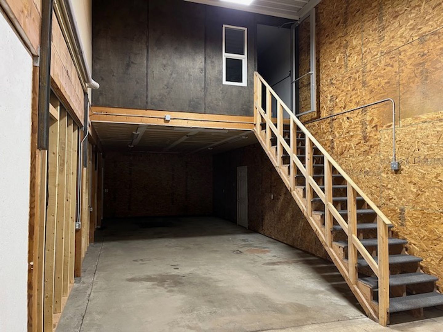 Belgrade Apartment: 160 Mactavish Lane