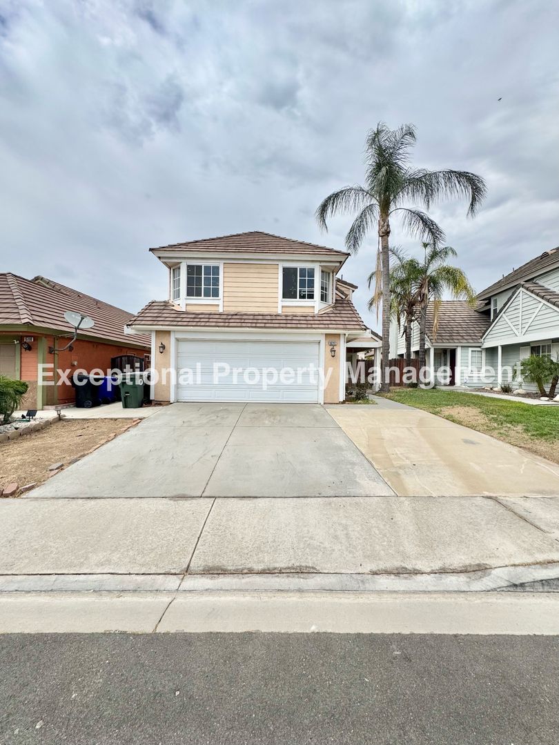 Fontana House: 16202 Trailwinds Dr.