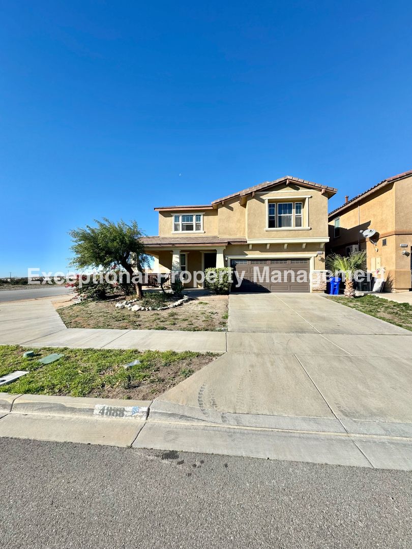 Fontana House: 4888 Condor Ave