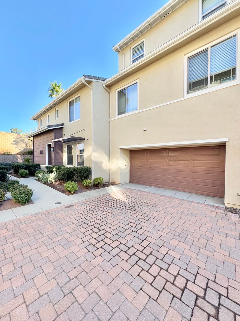 Rancho Cucamonga Condo: 12336 Hollyhock Dr. #1