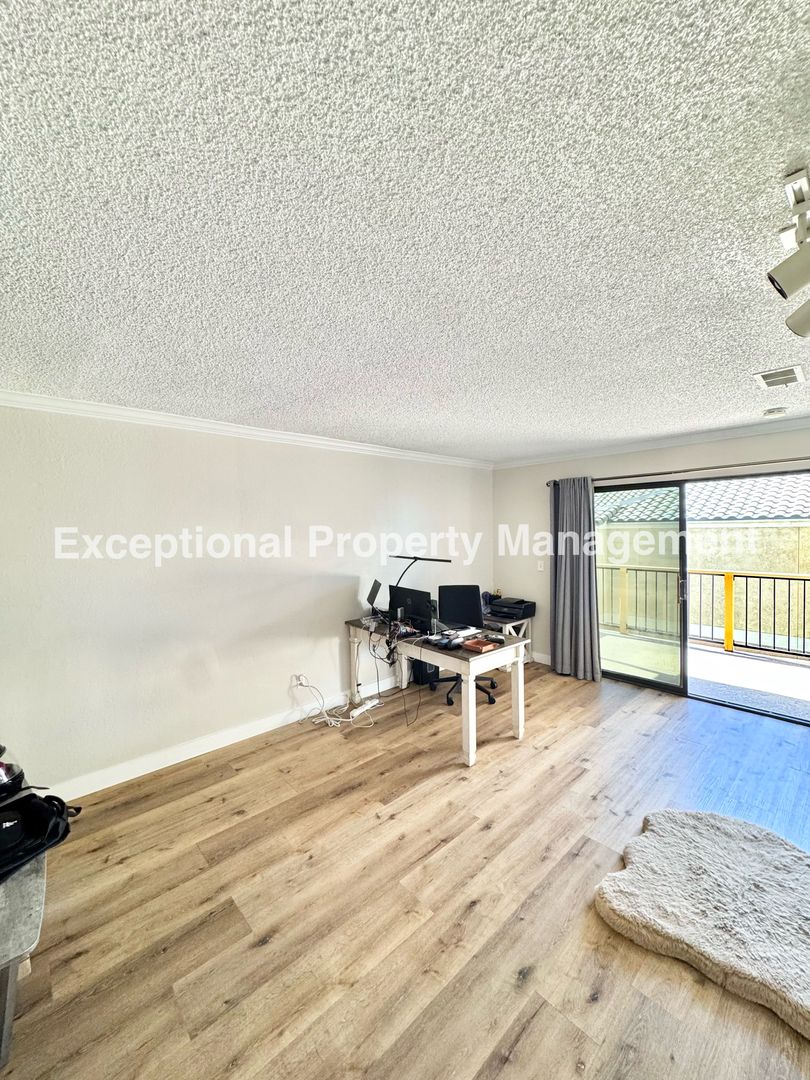 Rancho Cucamonga House: 10655 Lemon Ave. #2906