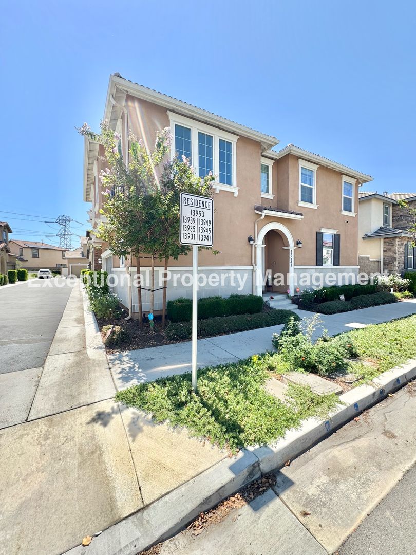 Corona House: 13941 Blossom Wy.