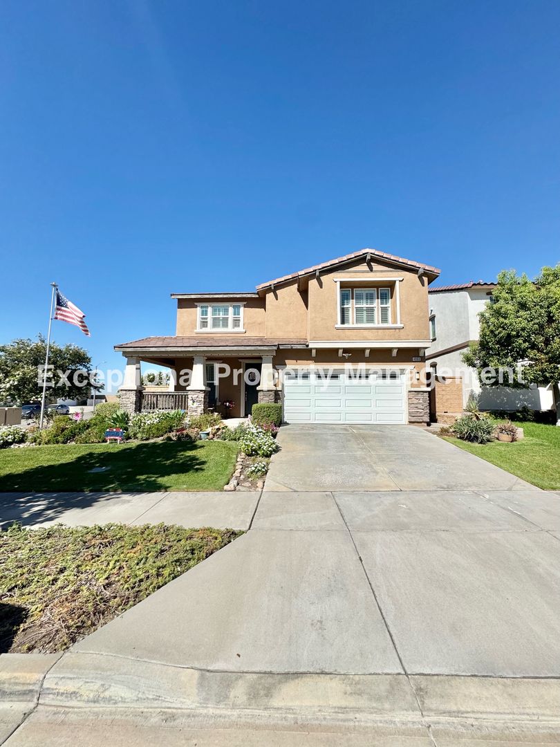 Fontana House: 4860 Condor Ave.